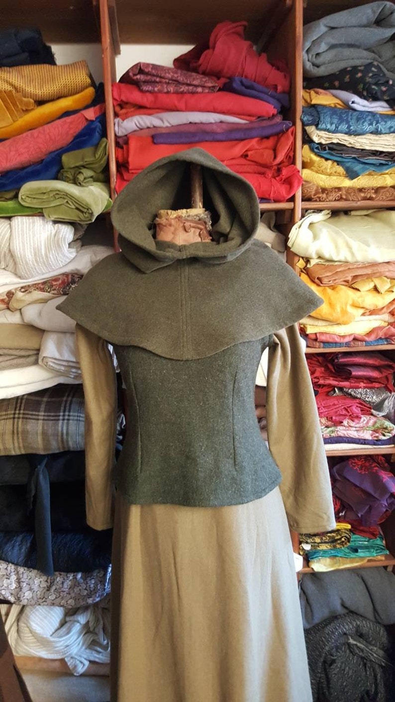 hooded collar fantasy gugel olive headgear medieval larp man medieval woman Gugel green