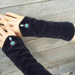 noble velvet cuffs black, Nicky velvet, ethnic, arm warmers, arm warmers, hand warmers, cuffs, Gothic, Boho, Fantasy, Larp, SCA, Middle Ages