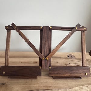Atril plegable de nogal hecho a mano: soporte para libros de cocina, iPad y partituras