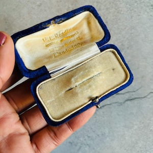 Antique Velvet Jewellery Display Box for Brooch or Stud Earrings Antique Jewelry Box