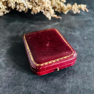 Antique Leather jewellery Display Box for Brooch, Earrings | Vintage Jewellery Box | Antique Jewelry Box