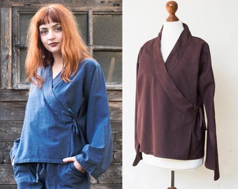 Kimono court en coton, veste portefeuille en coton bleu et marron