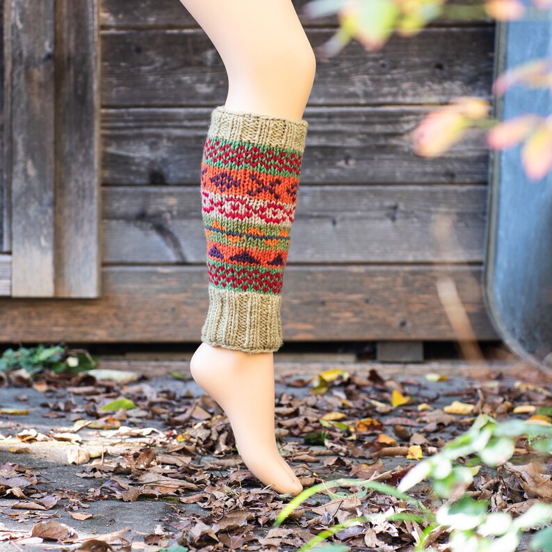 Colorful leg warmers made of sheep's wool lined with fleece, patterned, green, orange Lindgrün-Grün