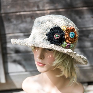 Hat &quot;Summer Meadow&quot; with flowers, made of hemp and cotton with a moldable brim in natural color, natural, crocheted