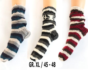 Gr. XL, Handgestrickte geringelte Socken aus Schafwolle, gemütlich, Handarbeit, Haussocken