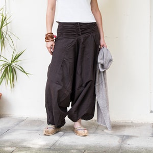 Harem pants made of cotton, ruffled waistband, unisex in gray Mocca ohne Taschen