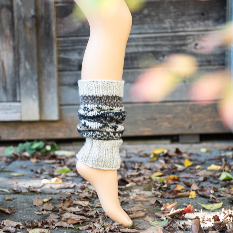 Patterned leg warmers made of sheep's wool lined with fleece, brown, natural white image 3