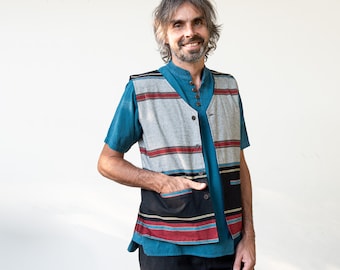 Vest made of cotton, striped, lining also made of cotton with two pockets on the outside