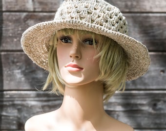 Summer hat in "natural" with a deformable brim, crocheted from hemp and cotton