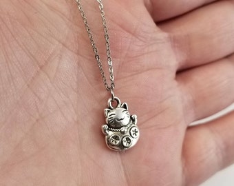 Cioaqpyirow Maneki Neko Cat Necklace,Lucky Cat Pendant,Welcoming Cat Necklace,Chinese Lucky Cat Necklace,HO0E358