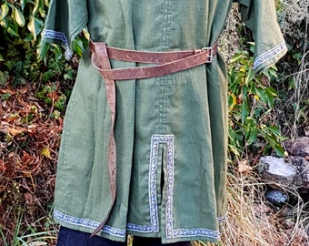 Leinen Tunika für Ritter und Wikinger, Kinder Tunika oliv grün, Mittelalter Kostüm, Elben & Waldläufer, LARP, SCA, Cosplay, Toraxacum