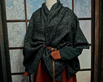 Dark grey/grey checkered shawl for Vikings, medieval or everyday use, Toraxacum