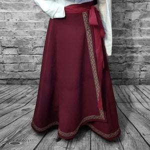 Warm riding skirt with border, wine red wrap skirt, long wool skirt burgundy, horse and rider, photo shoot