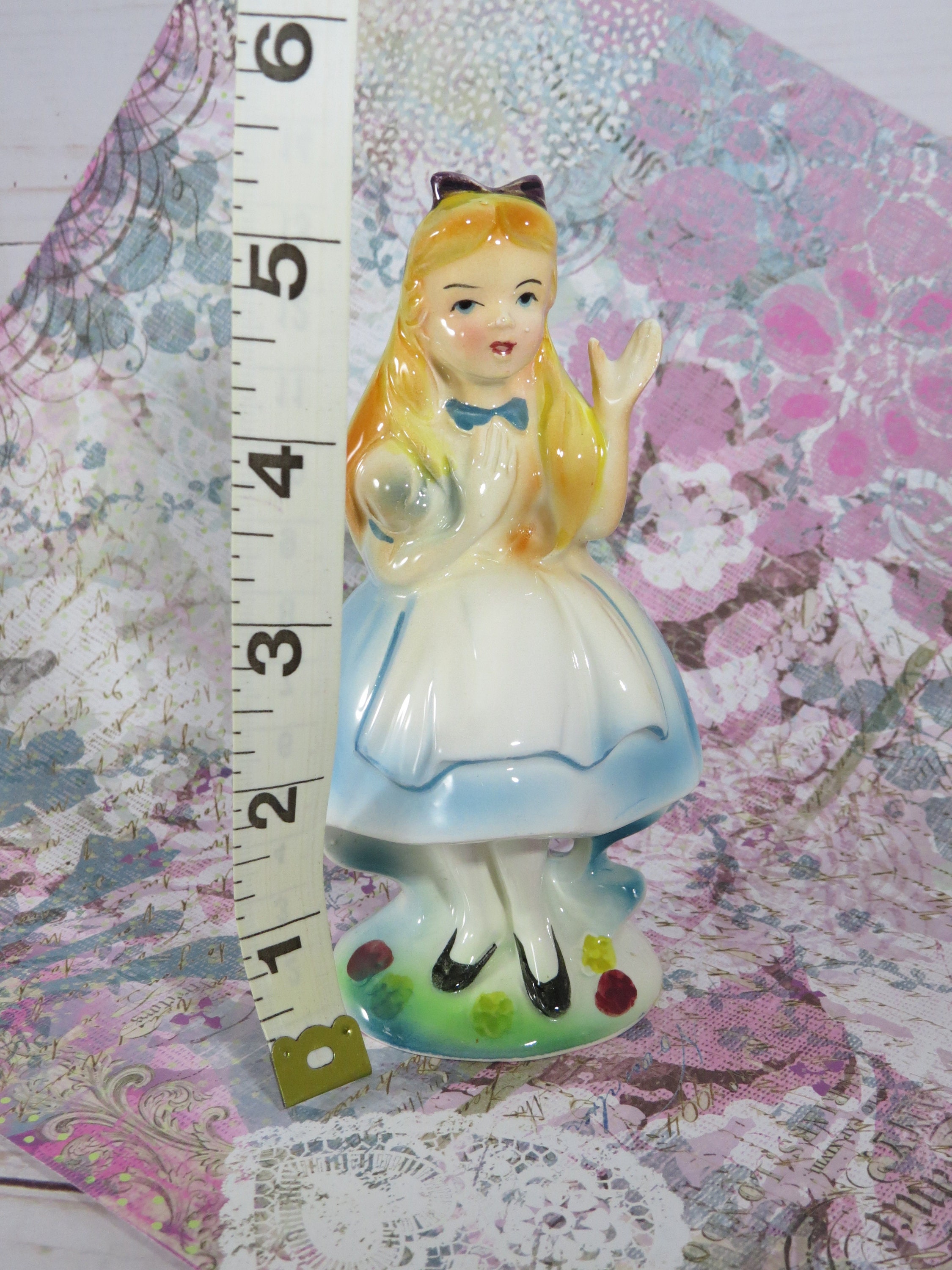 alice in wonderland toy figures