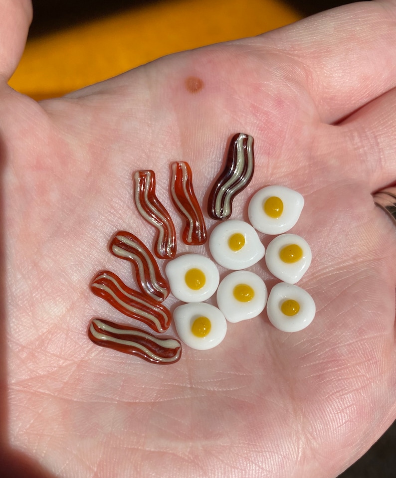 Perlas de cristal en miniatura con formas y personajes, accesorios para casas de muñecas *Múltiples opciones *Hecho a medida imagen 1