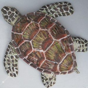 Cómo hacer una tortuga marina verde en 3D de papel maché