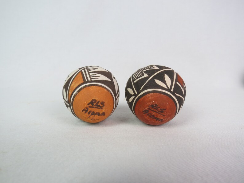 Miniature Acoma Pueblo Pottery Signed RLS Two Vintage Small Pueblo Acoma Hand Crafted Vases 2
