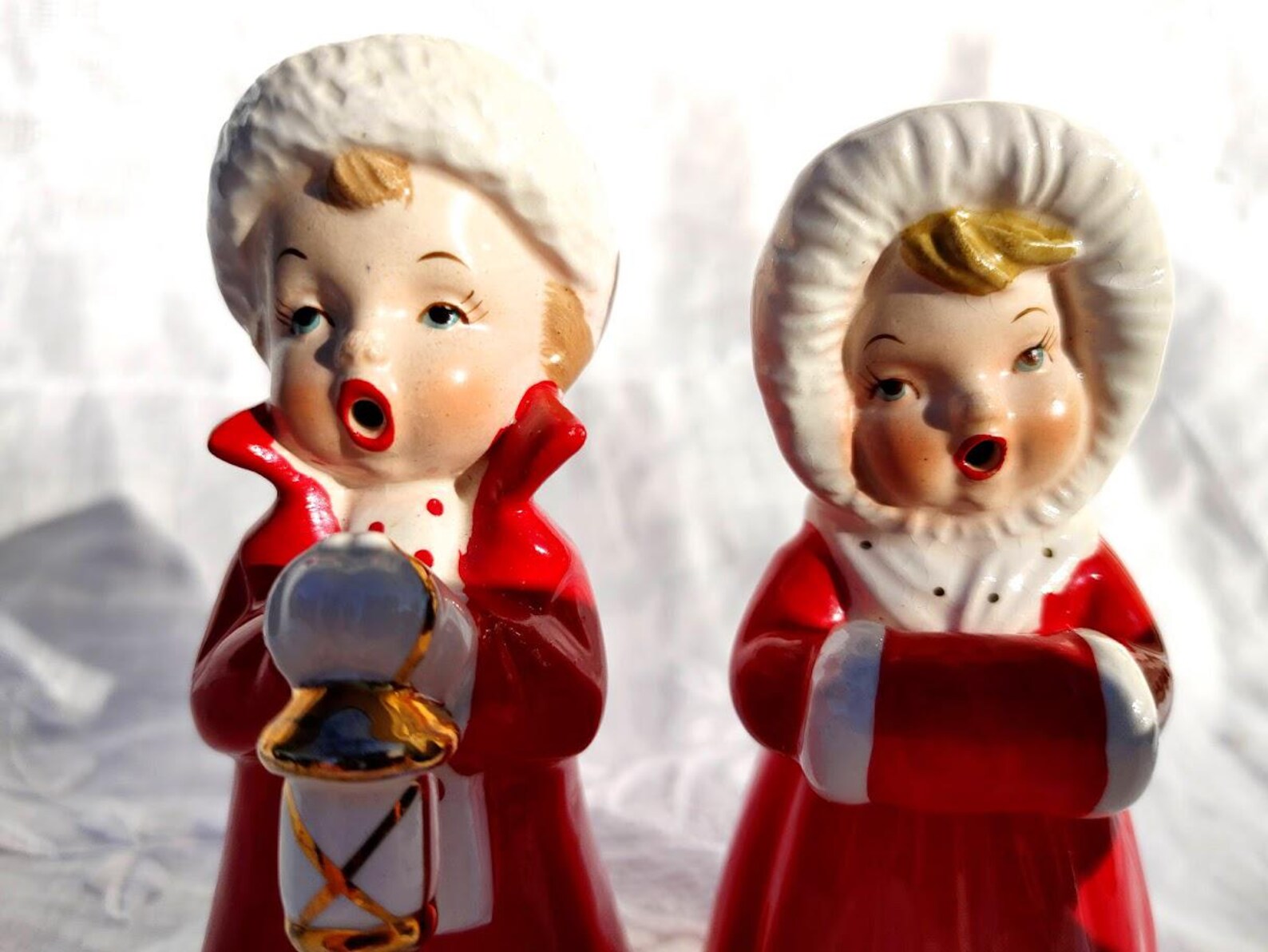 Pair of Vintage Open Mouthed Caroler Figurines in Red and Gold, Boy and