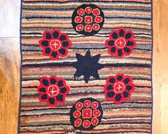 Folk Art Americana handgehaakt antiek of rechthoekig tapijt van 55 x 33 inch met primitief patroon