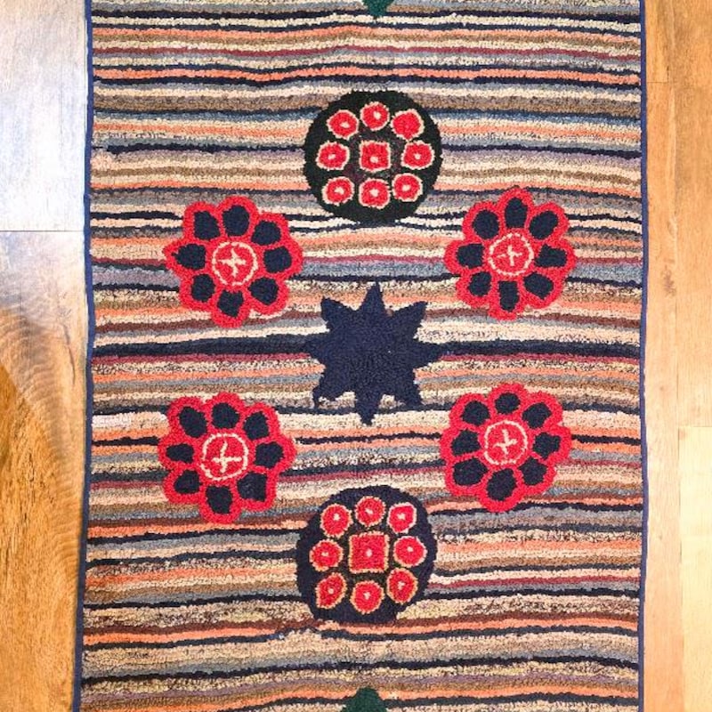 Primitive Hooked Rug - Etsy