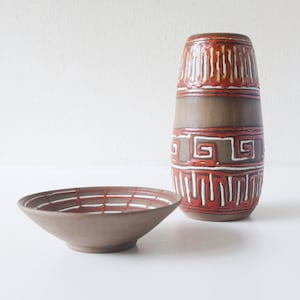 Brown Mid Century Vase and Bowl, abstract decor in red and white, by Von Der Trenck, West German Pottery