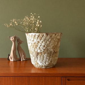 Blomkruka från mitten av århundradet | Holländsk keramik, texturerad keramik