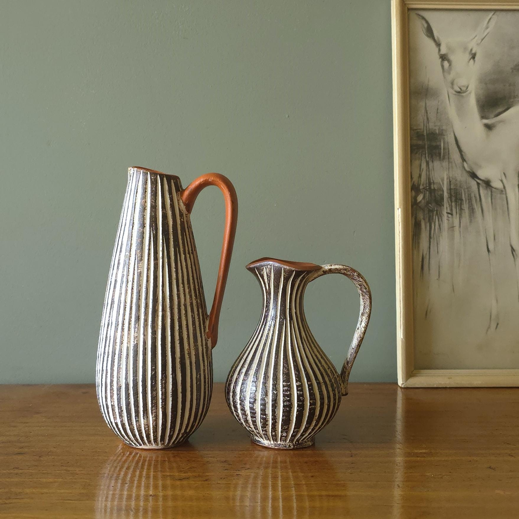 WEKARA ブラウンとホワイトのミッドセンチュリー スグラッフィート花瓶