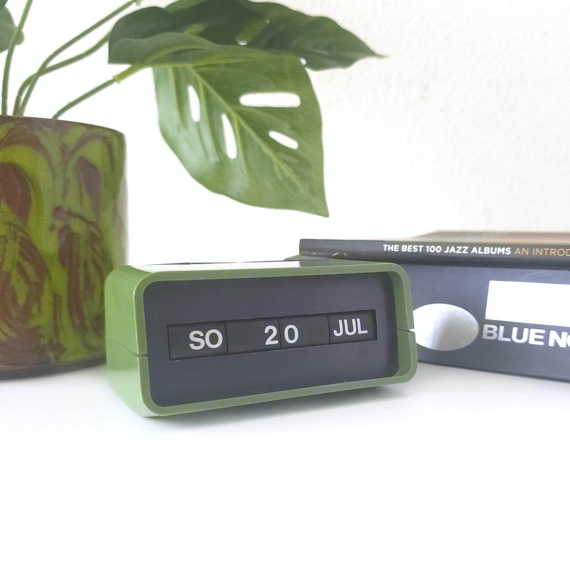 Vintage Perpetual Calendar – Arlac - Dati Desk Calendar – Retro