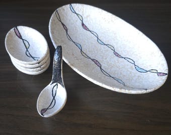 FLORA GOUDA Rumba, off White Mid Century Dish, Colorful Abstract