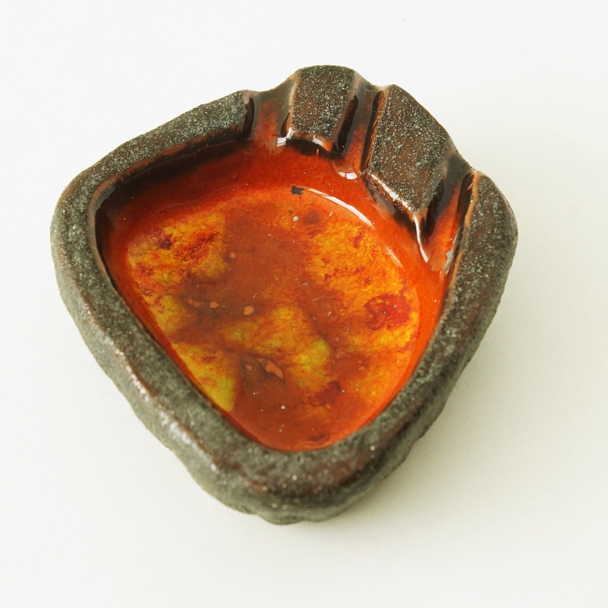 ミッドセンチュリーの陶器製灰皿、茶色とオレンジ色、オランダ陶器