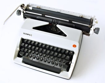 MINT condition Olympia SM9 Typewriter. Wide Carriage. Professionally serviced!