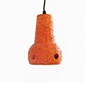Oranje hanglamp in mid-century stijl • Hanglamp in Dutch Pottery-stijl