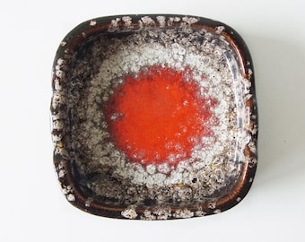SCHEURICH Brown, White and Red Mid Century Fat Lava Ashtray, West German Pottery