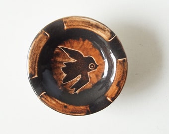 DE GATS, Brown and Black Century ceramic Ashtray, Bird, Dutch Pottery