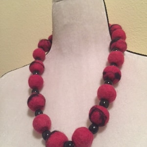 NEW ARRIVALS!!!! 100% Natural, handmade beaded felt necklace / Gift boxed / Perfect Gift / Dark Purple Beads necklace / Unique /
