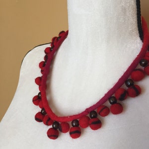 Red beaded felt necklace / Handmade / Gift Boxed / Perfect gift / 100 % Natural / Unique