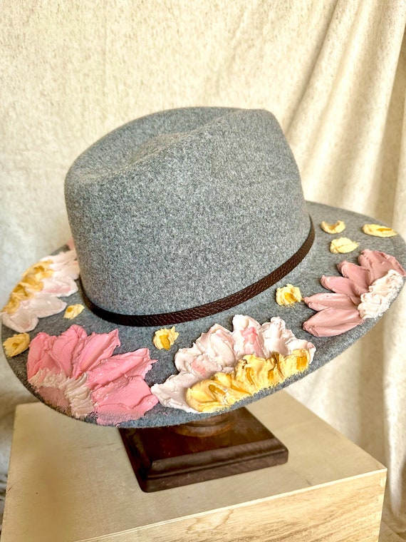 Embroidered Floral Gray Felt Fedora Hat - Pink Flower Accent Floral Fedoras, Heather Gray Fedora, Flower Hat, Hand  main image 4