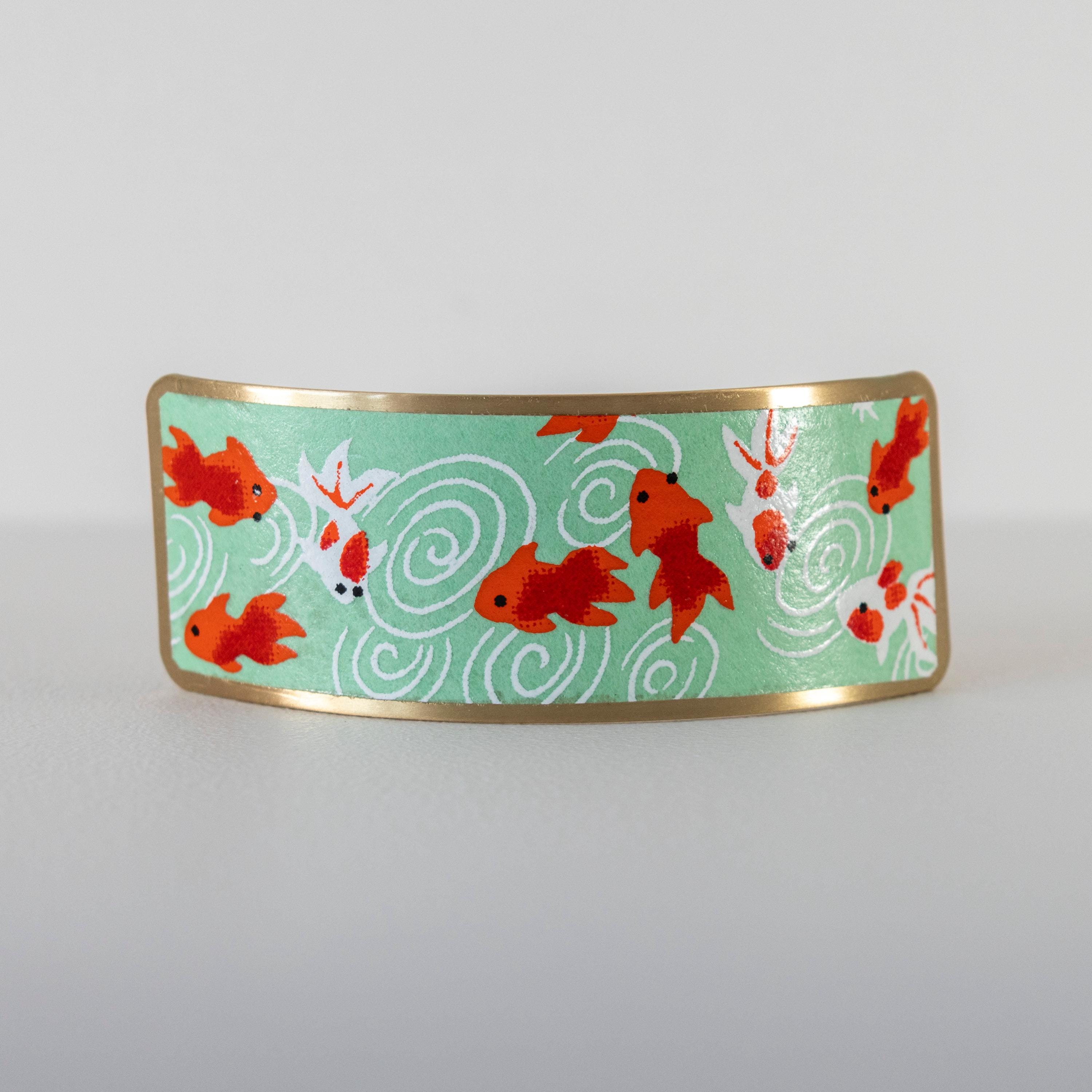 Japanese goldfish hair clip | Handmade hair accessory | Red and green washi paper | Traditional Japanese pattern
