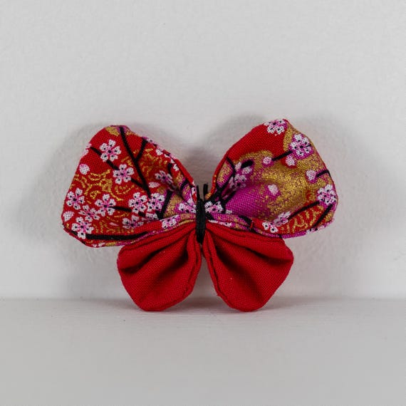 Broche papillon en tissus japonais | Motif Sakura | Cadeau femme original | Bijou fait main