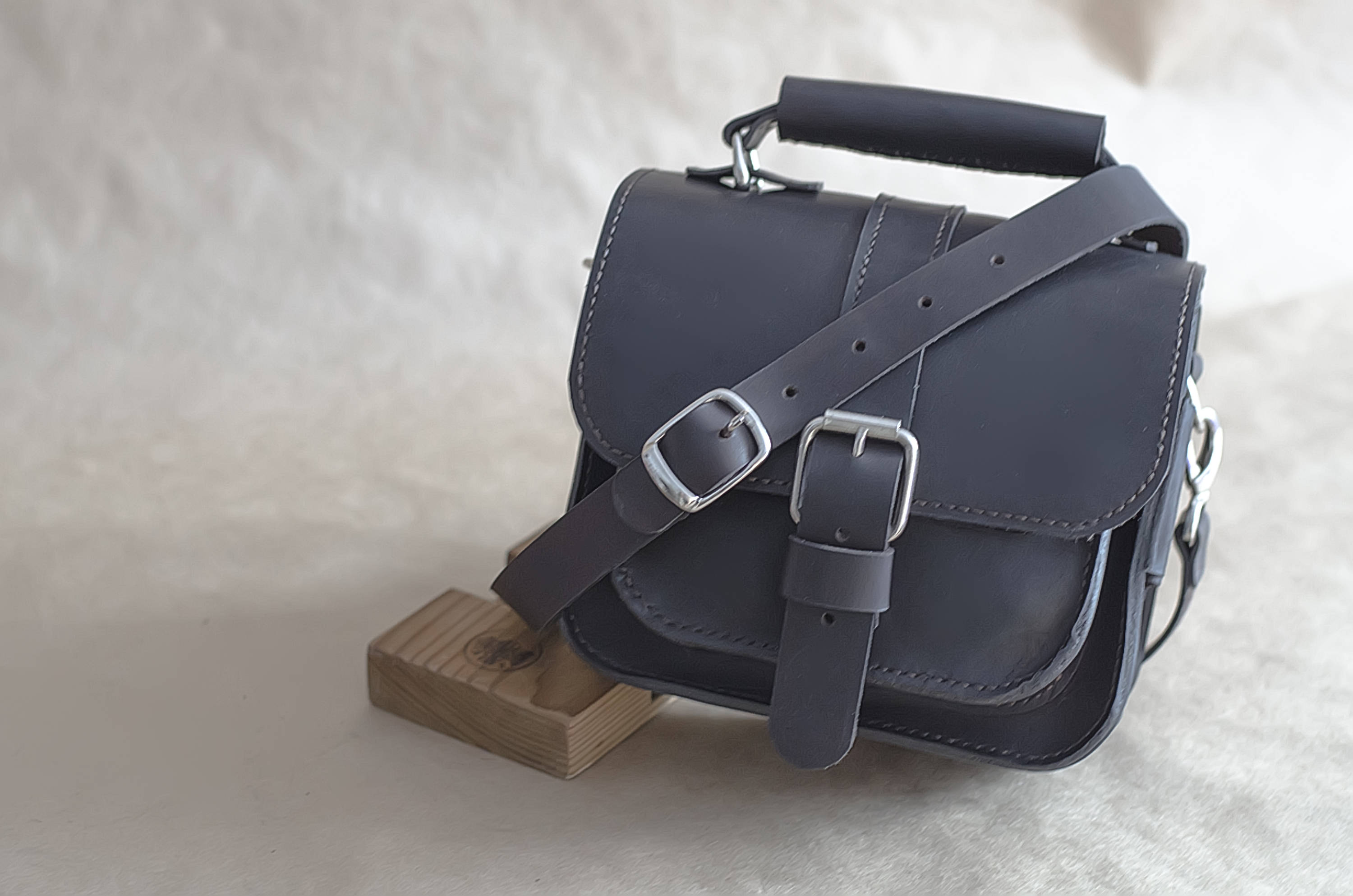 mens shoulder satchel