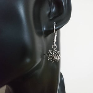 SALE!! Halloween earrings,spider web earrings,scary earrings, goth earrings,gothic earrings,Halloween party,scary earrings,Halloween spider