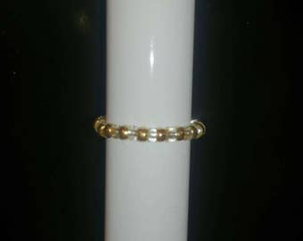 Toe ring, foot jewellery, seed bead jewellery, elasticated toe ring, gold coloured seed bead toe ring, summer jewellery.