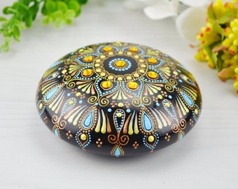 Mandala painted stone Large painted rocks Paperweight Artificial rock Sacred Geometry Dotted mandala Meditation Stone Collectible rocks