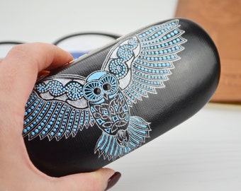 Hand painted owl glasses case, Hard eyerglass case for men , Owl glasses case for women