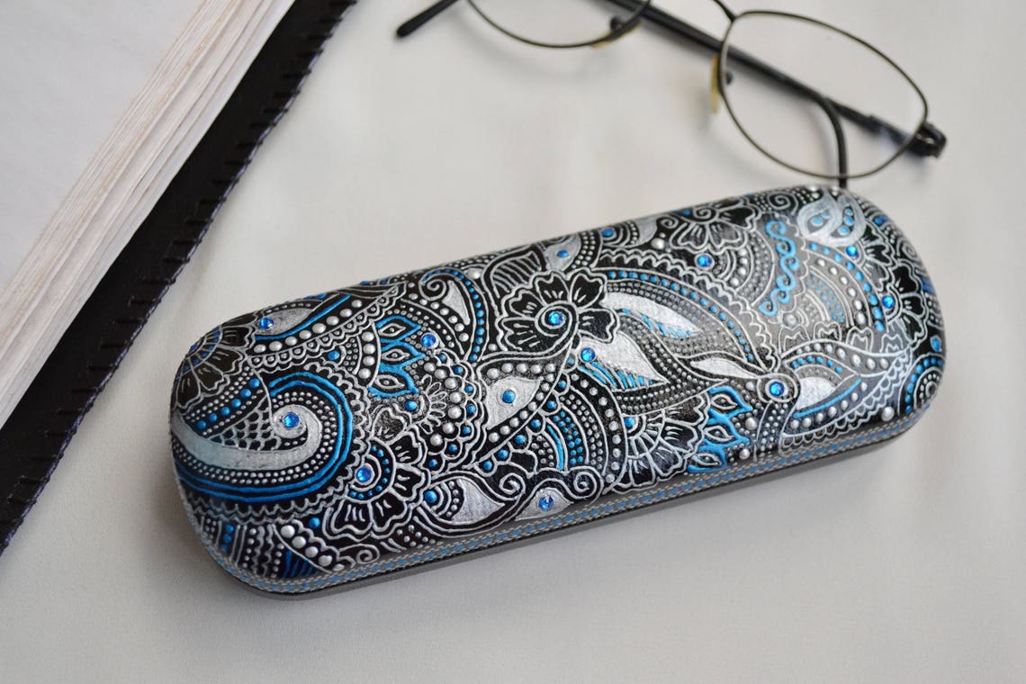 Women hard glasses case Glasses holder eyeglass case Eyewear Etsy
