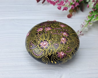 Mehndi painted stone Dot art painted rocks Large pebble Paperweight Artificial rock Mehndi decor Meditation mandala Stones