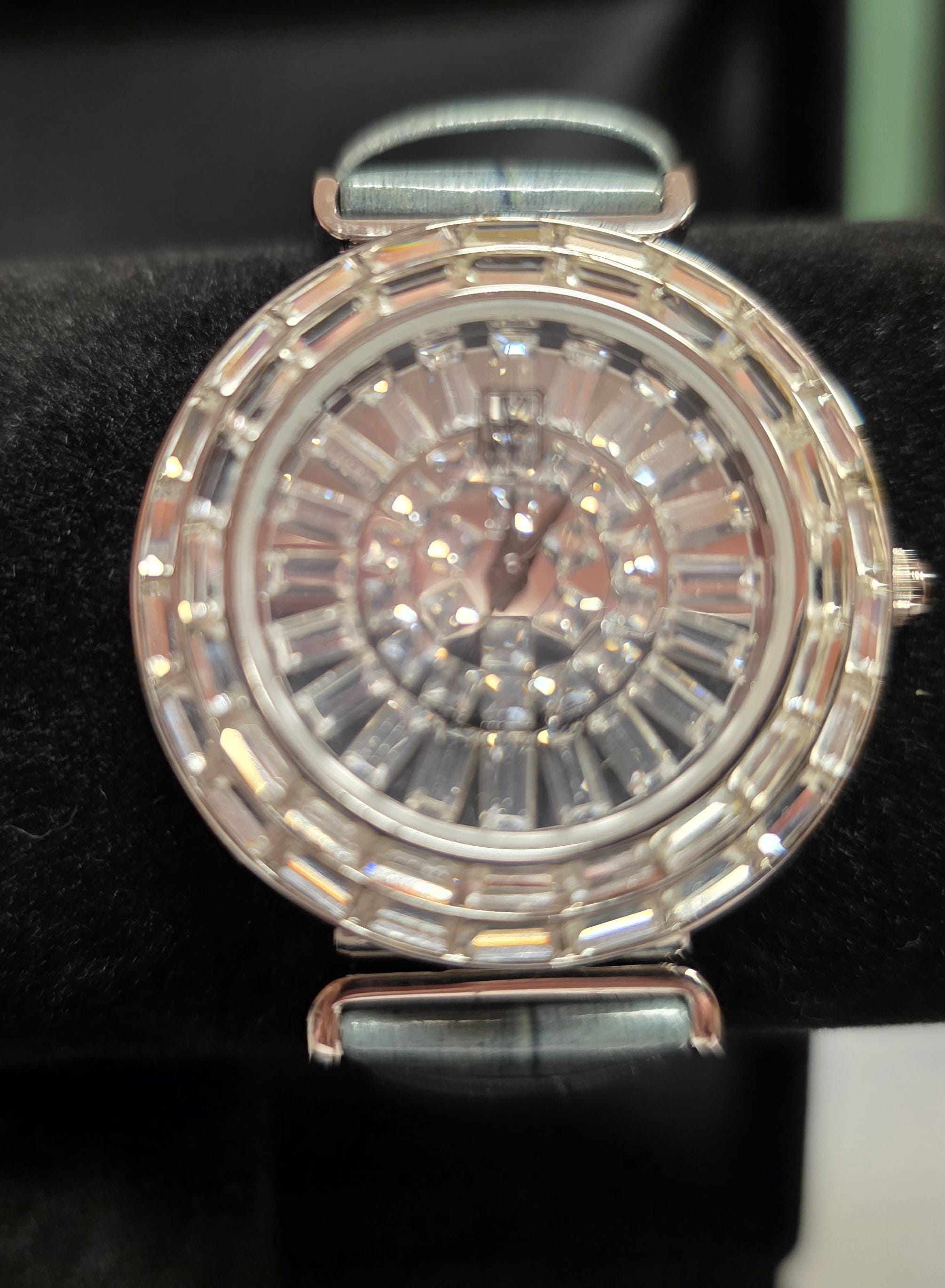 NIB VICTORIA WIECK DIAMOND PAVE STAINLESS STEEL WATCH ⌚️ Must ?‼️ VICTORIA WIECK BEVERLY HILLS MOTHER OF PEARL DIAL WOMEN main image 4