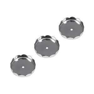 Op de afbeelding: Drie zilveren metalen gegolfde ronde cakedecoratietips.