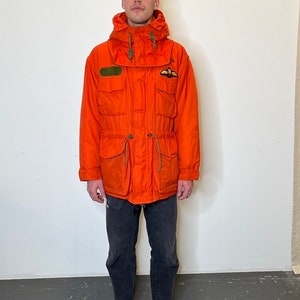 Rare vintage. 1990s Canadian Forces, Search and Rescue, SAR Tech, extreme cold weather parka. Rescue orange. Sz M regular.