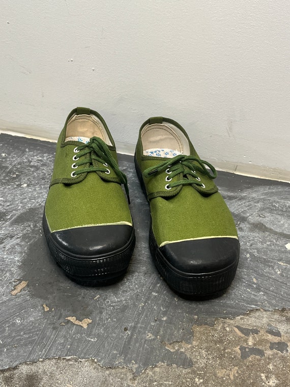 Deadstock Olive Green Plimsols - image 2